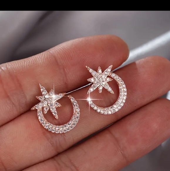 NEW ZIRCON MOON AND STAR PIERCED EARRINGS - Picture 2 of 6